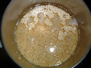 quinoa-added-to-pot.jpg
