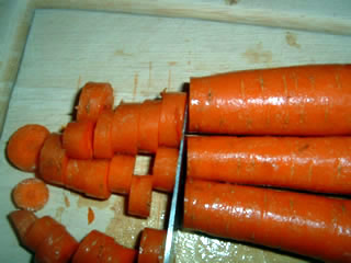 chop-carrots.jpg